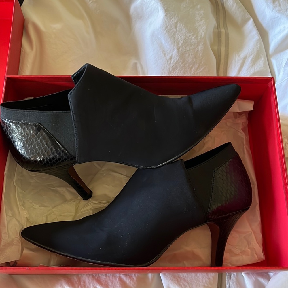 Donald J. Pliner booties